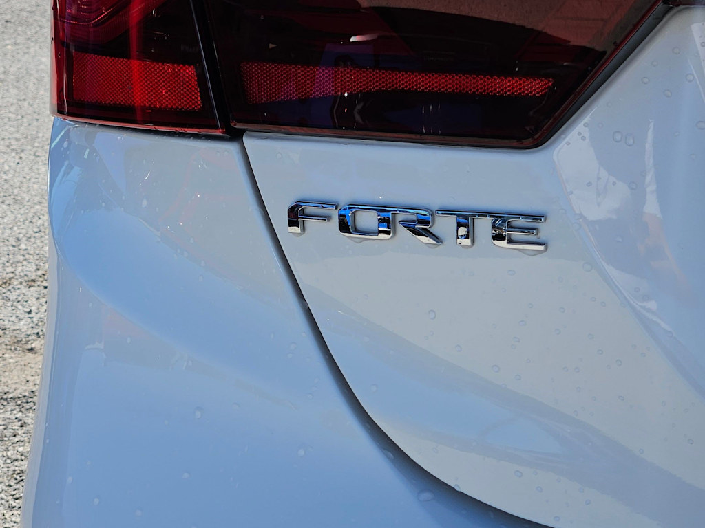Thumbnail: 2021 Kia Forte - 21