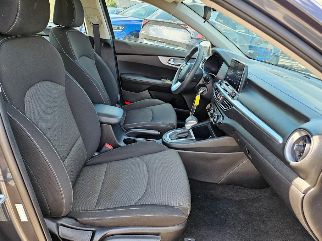 Thumbnail: 2023 Kia Forte - 12
