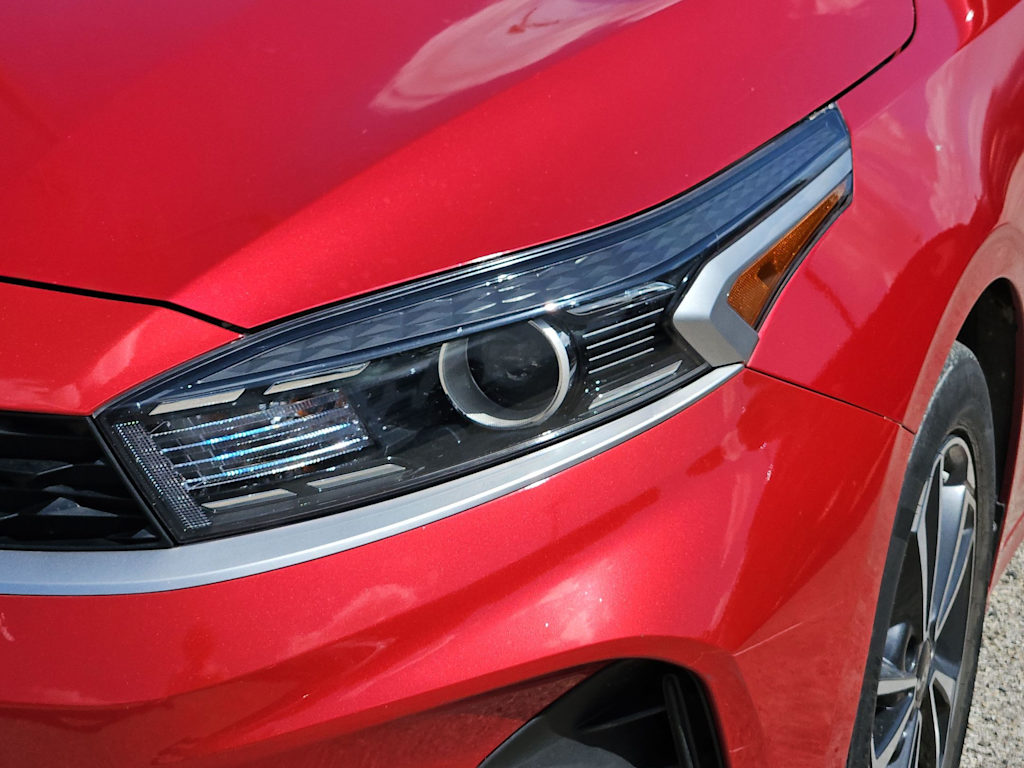 Thumbnail: 2024 Kia Forte - 16