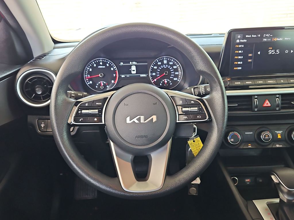 Thumbnail: 2024 Kia Forte - 8