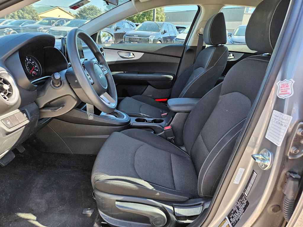 Thumbnail: 2024 Kia Forte - 10