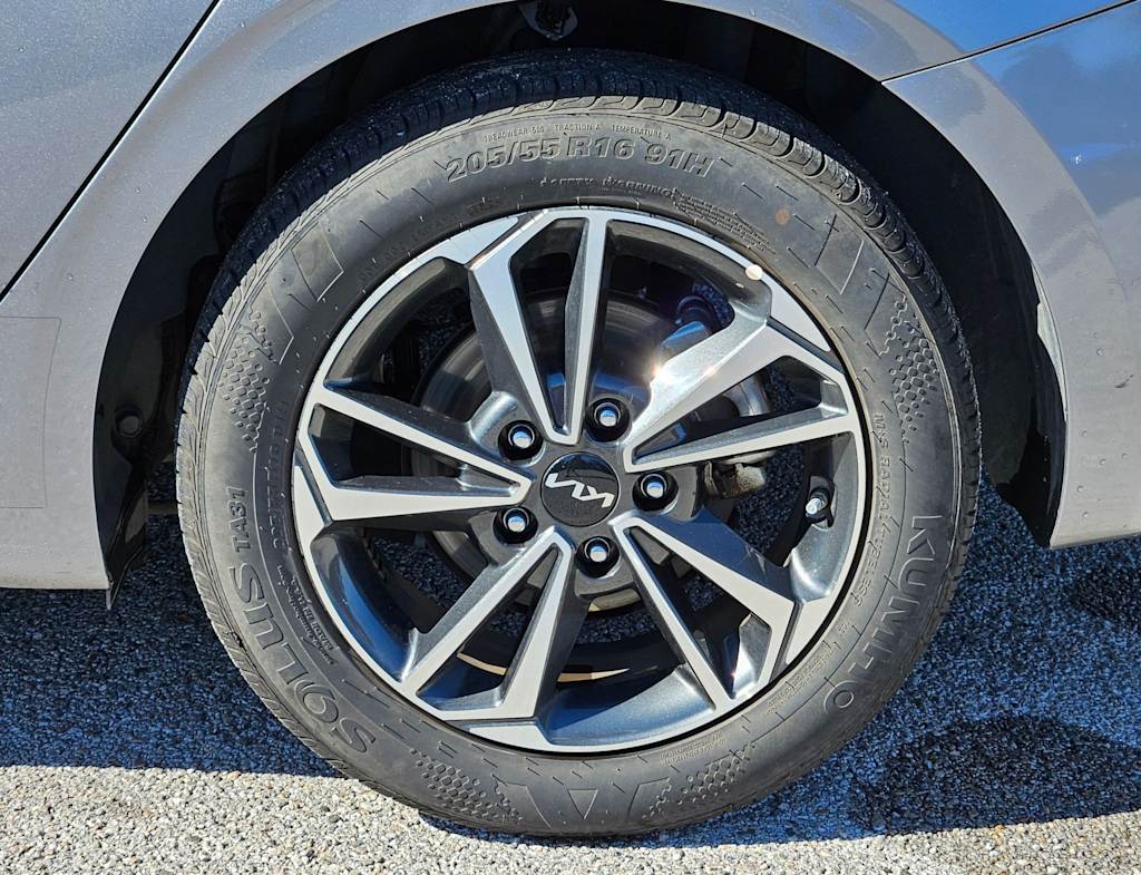 Thumbnail: 2024 Kia Forte - 8