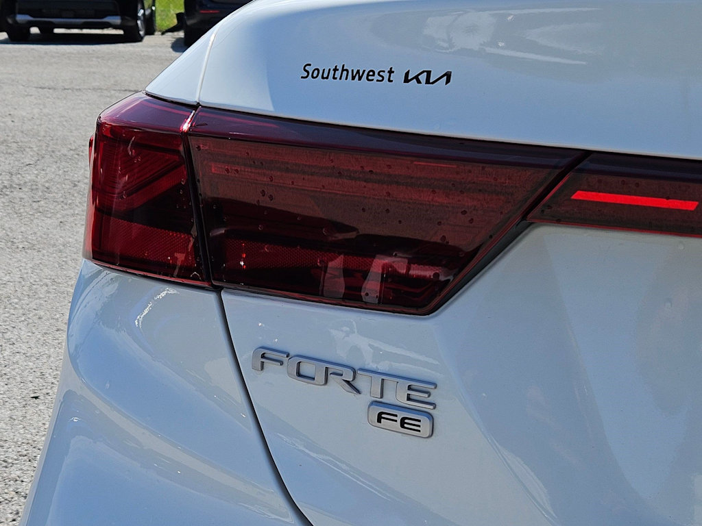 Thumbnail: 2024 Kia Forte - 18