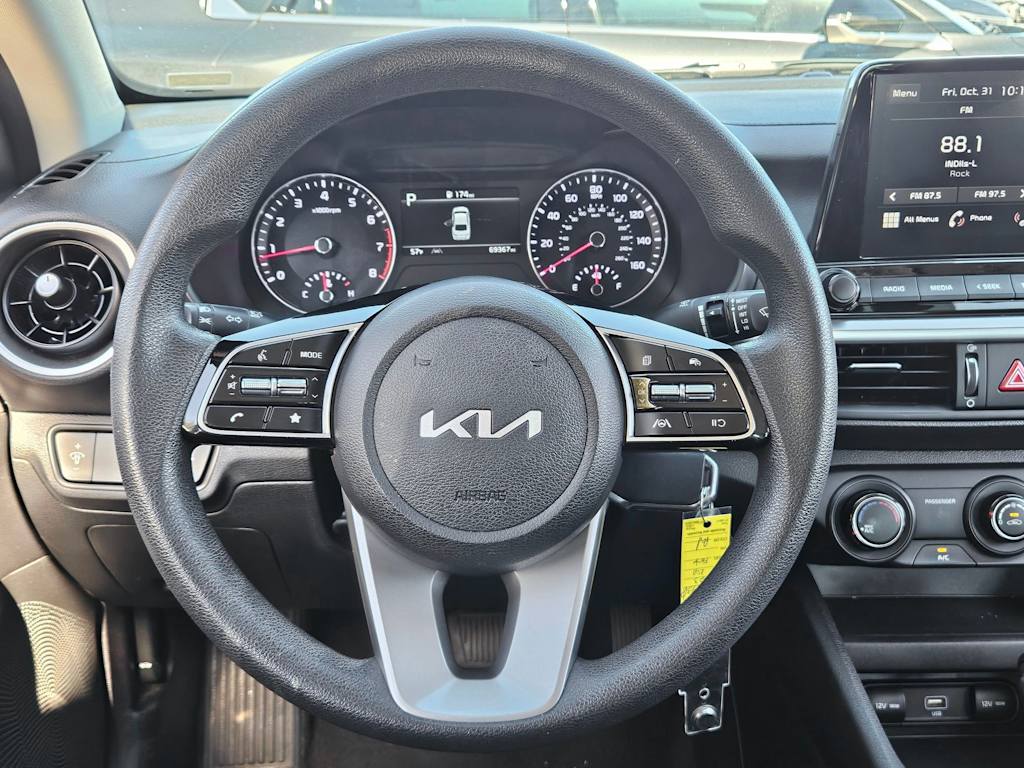 Thumbnail: 2023 Kia Forte - 9