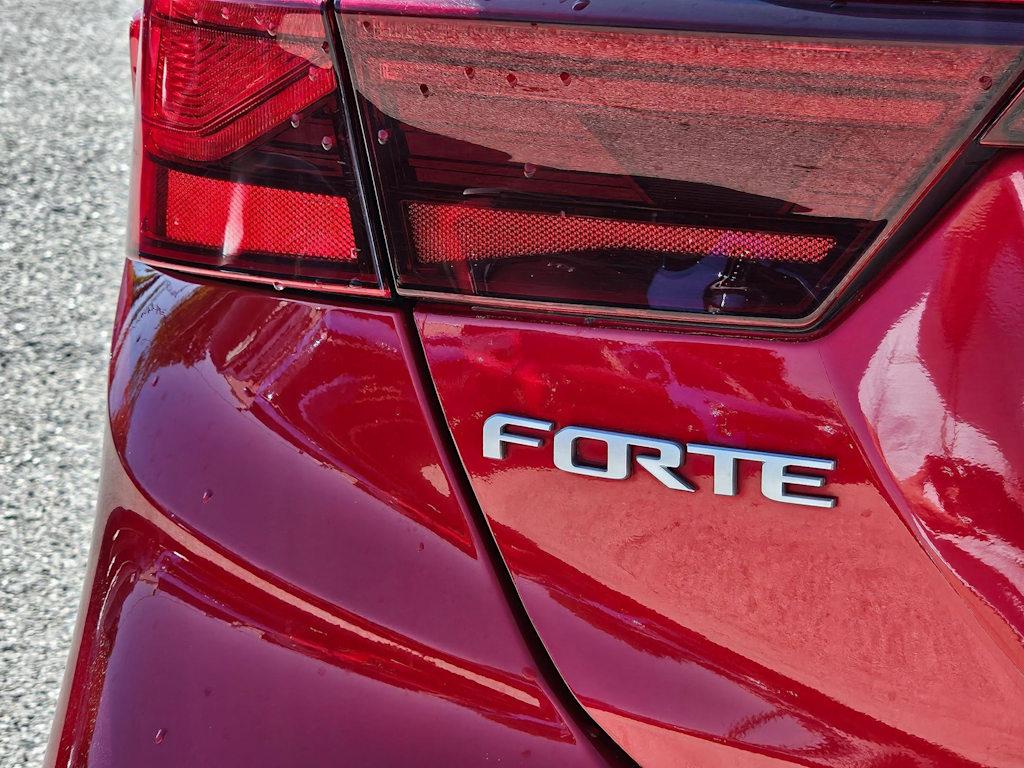 Thumbnail: 2023 Kia Forte - 23
