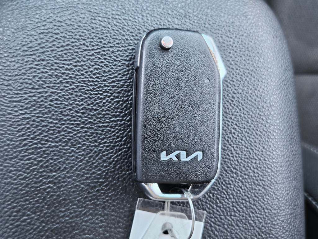 Thumbnail: 2023 Kia Forte - 16