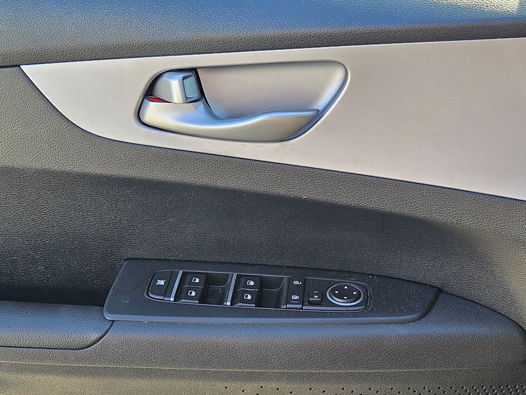 Thumbnail: 2024 Kia Forte - 29