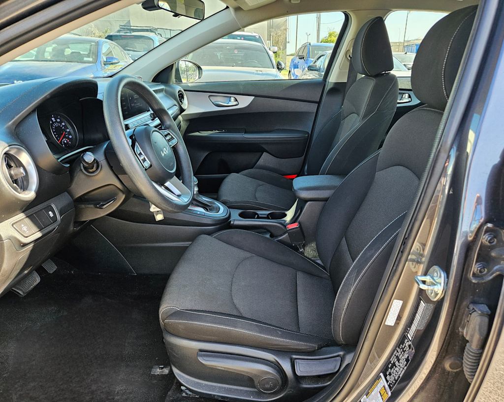 Thumbnail: 2024 Kia Forte - 9