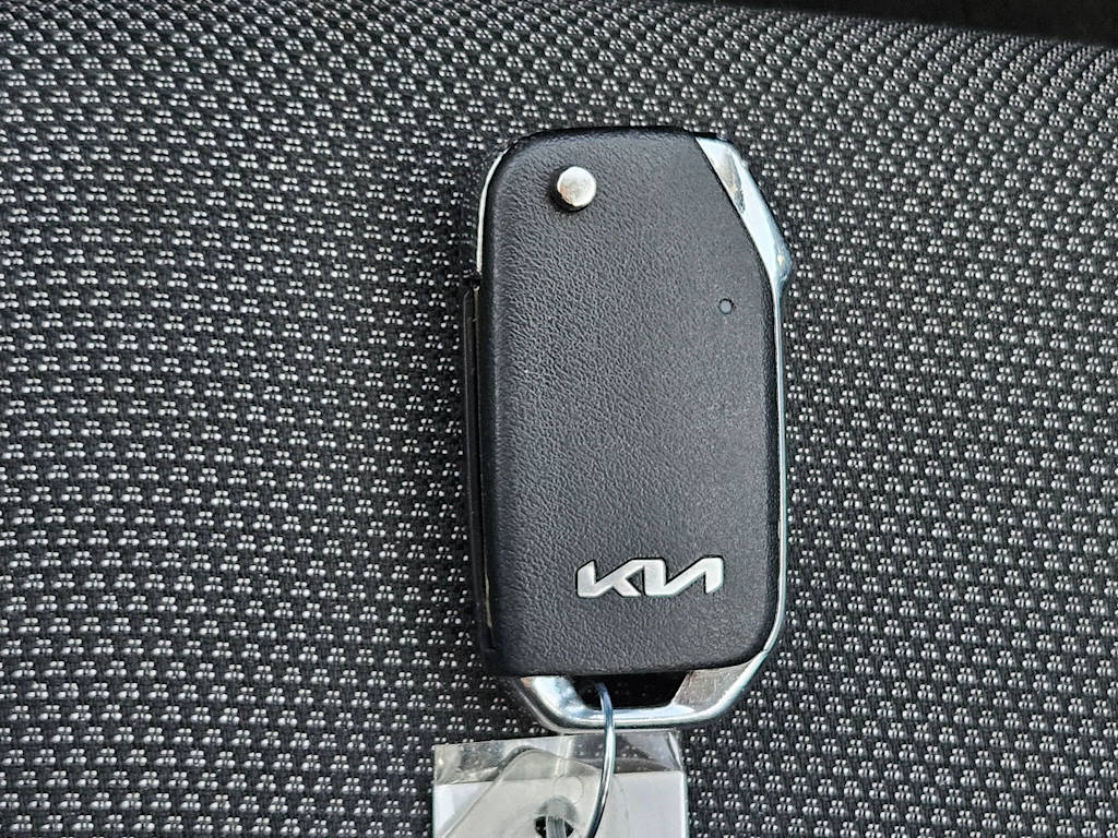 Thumbnail: 2024 Kia Forte - 16