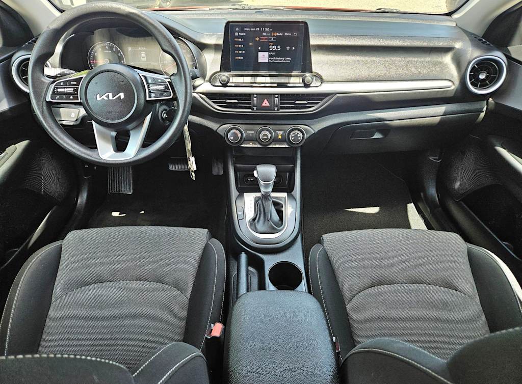 Thumbnail: 2024 Kia Forte - 9