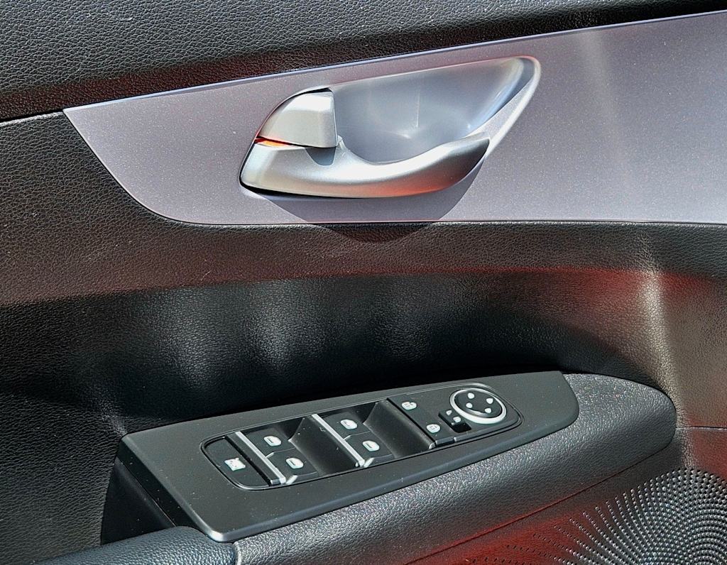 Thumbnail: 2024 Kia Forte - 33