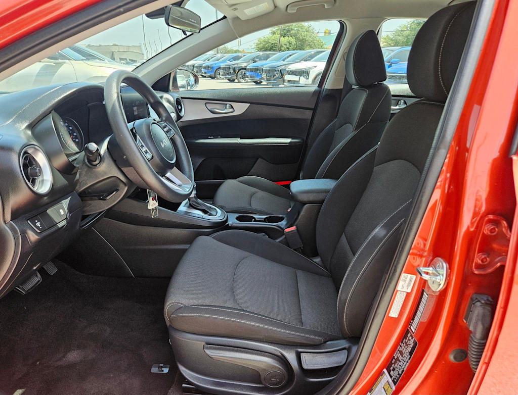 Thumbnail: 2024 Kia Forte - 10