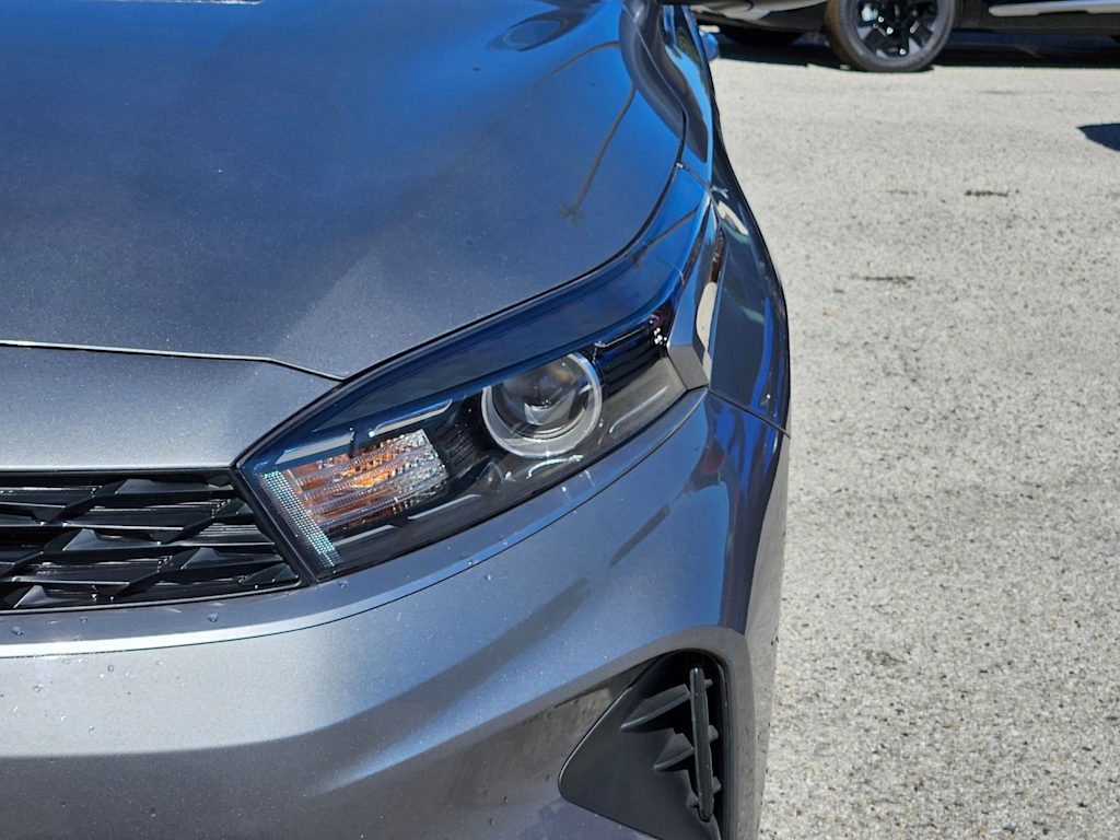 Thumbnail: 2024 Kia Forte - 7