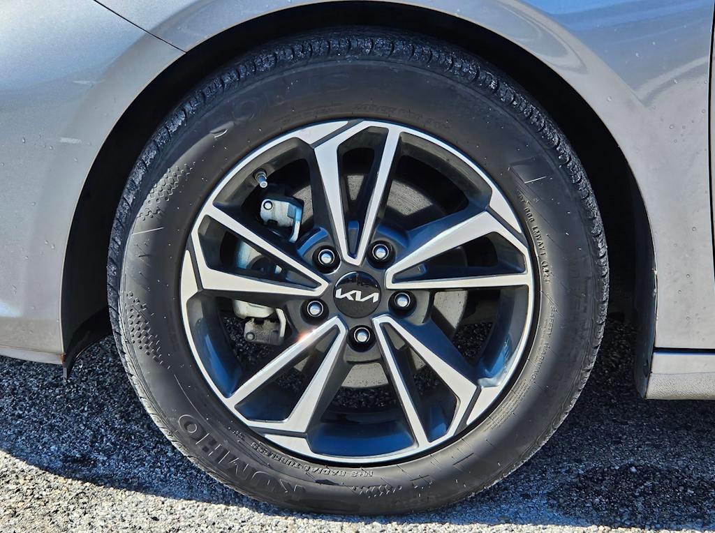 Thumbnail: 2024 Kia Forte - 8