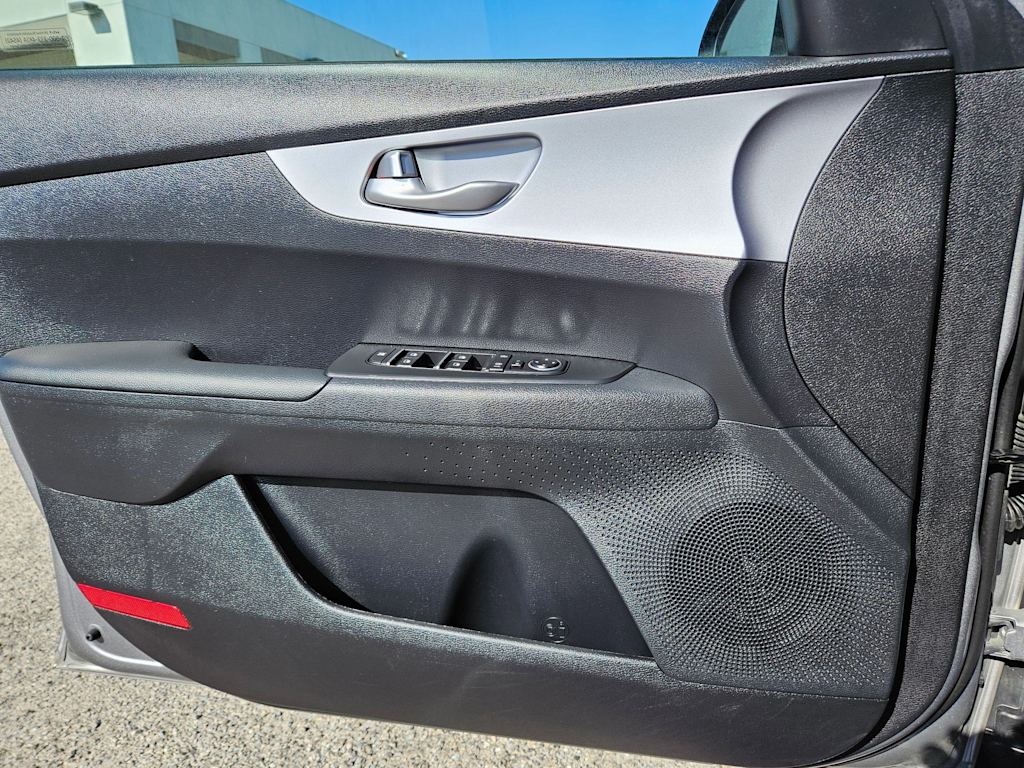 Thumbnail: 2024 Kia Forte - 28