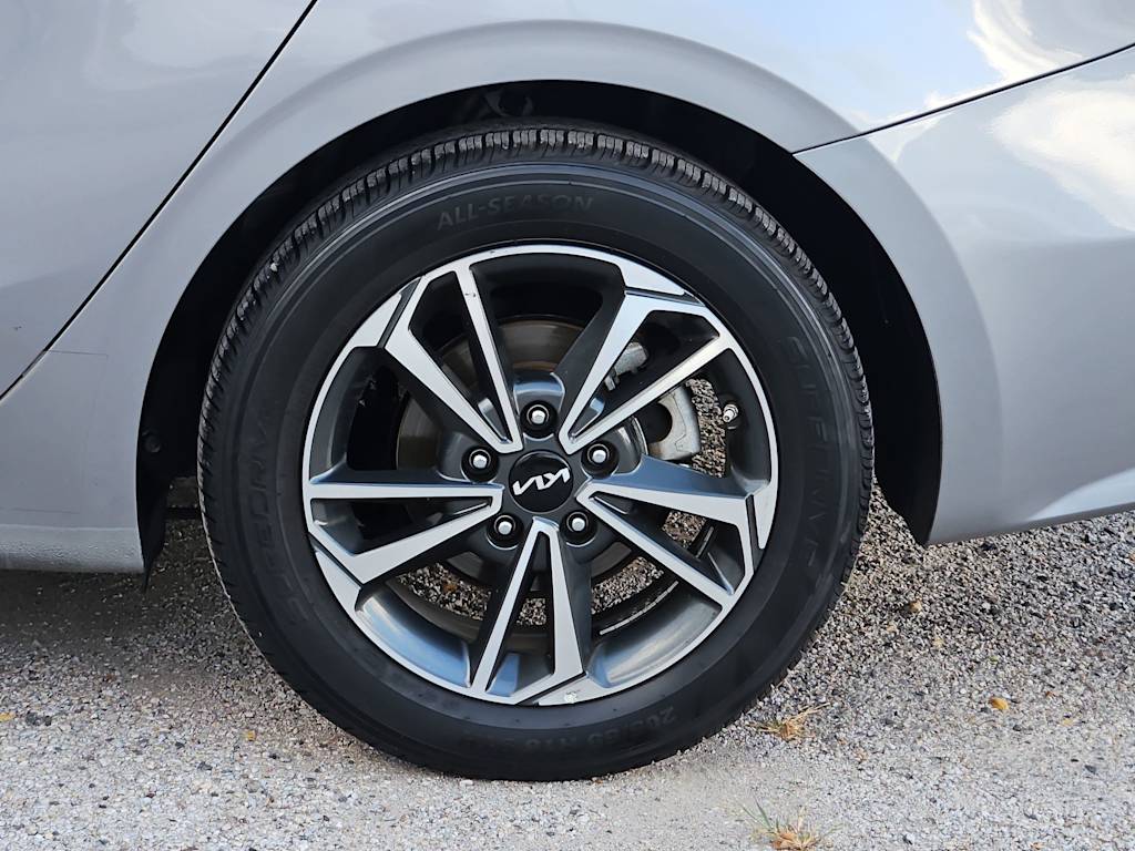Thumbnail: 2024 Kia Forte - 8