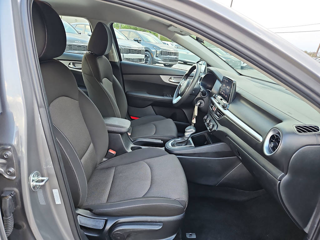 Thumbnail: 2024 Kia Forte - 11