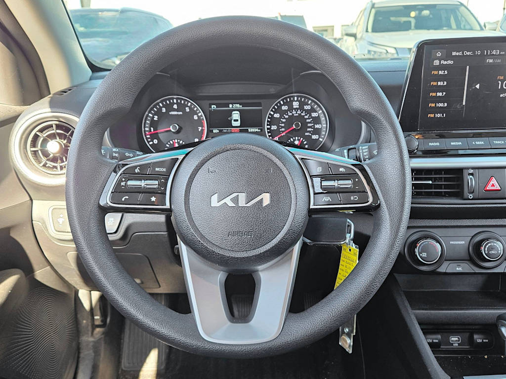 Thumbnail: 2023 Kia Forte - 9