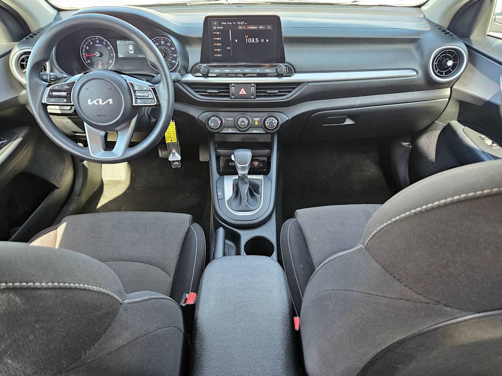 Thumbnail: 2024 Kia Forte - 9