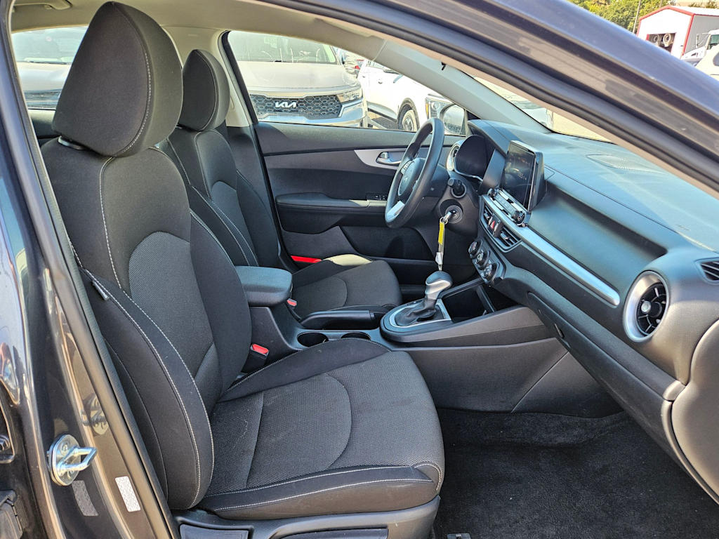 Thumbnail: 2024 Kia Forte - 11