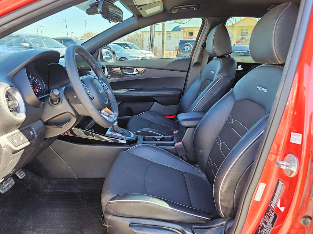 Thumbnail: 2023 Kia Forte - 9