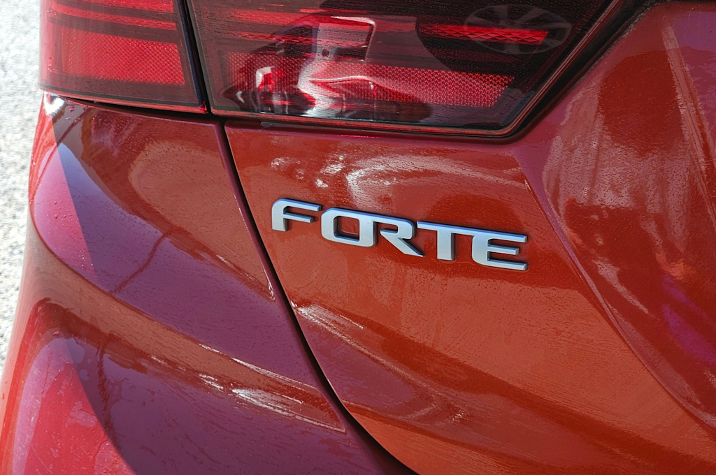 Thumbnail: 2023 Kia Forte - 18