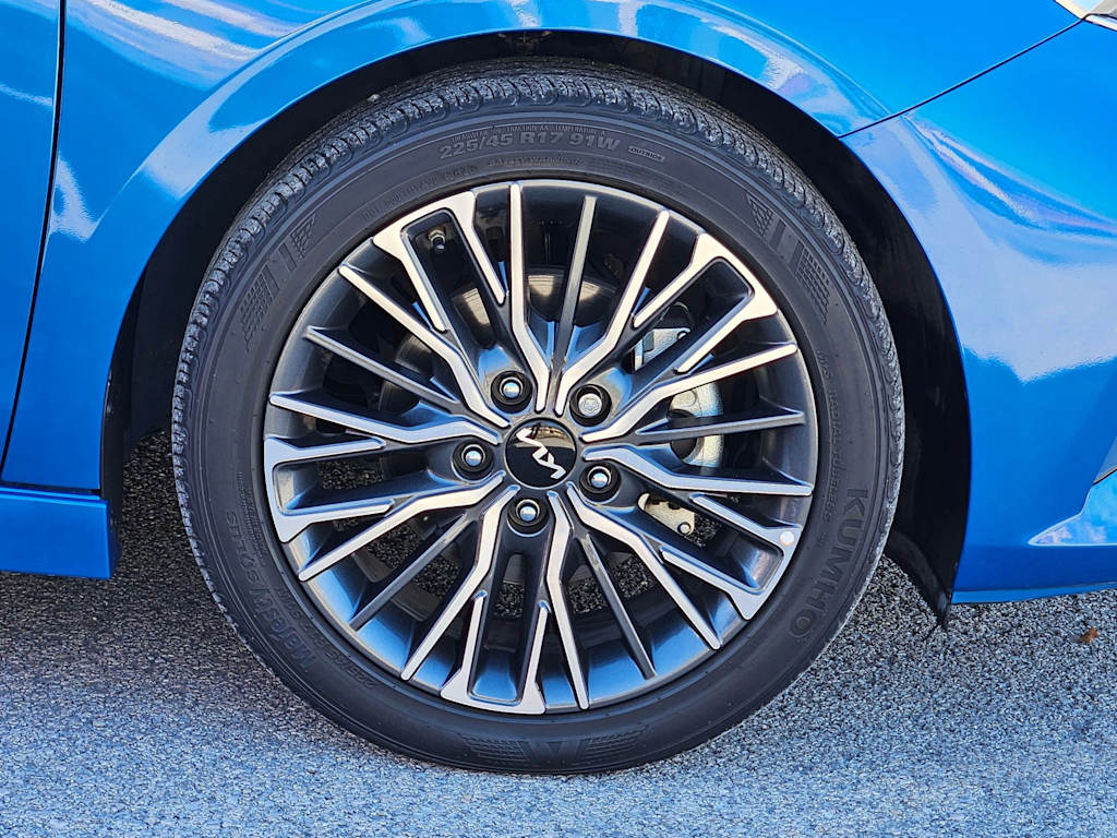 Thumbnail: 2024 Kia Forte - 8