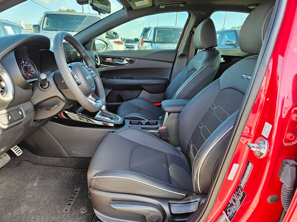 Thumbnail: 2024 Kia Forte - 7