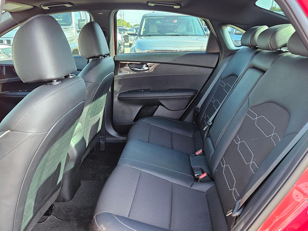 Thumbnail: 2024 Kia Forte - 9