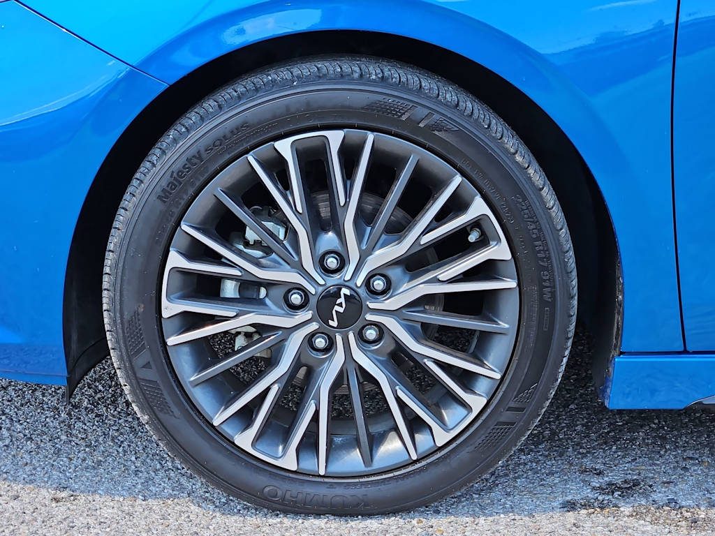 Thumbnail: 2024 Kia Forte - 8