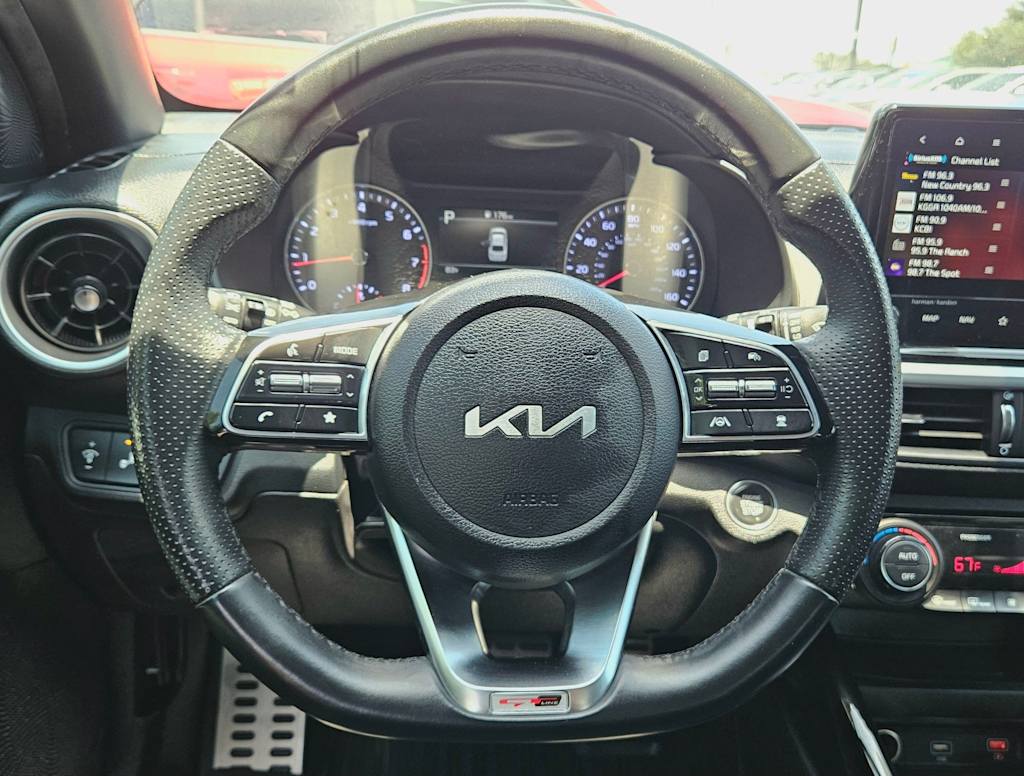 Thumbnail: 2023 Kia Forte - 9