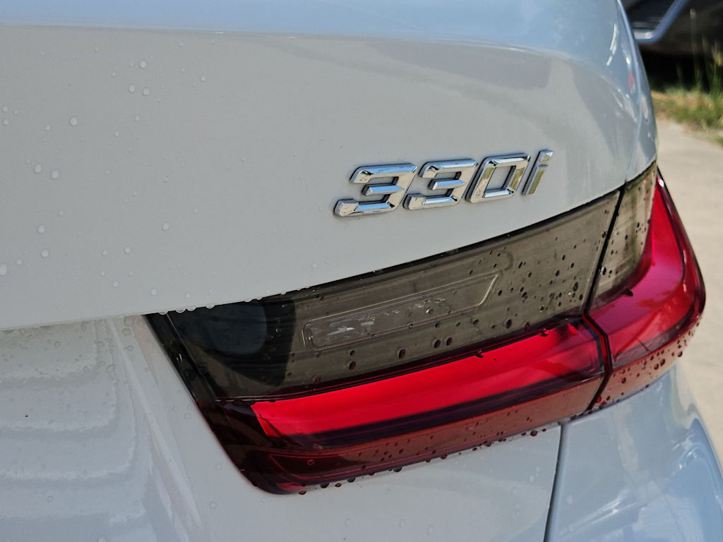 Thumbnail: 2023 BMW 3 Series - 21