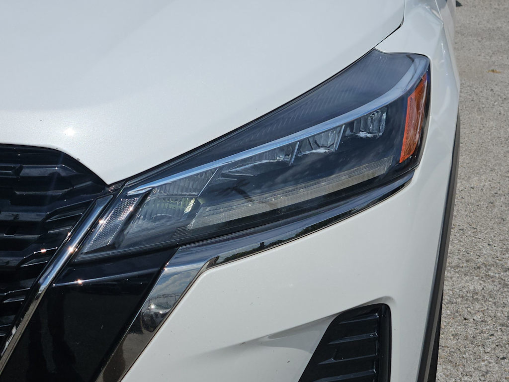 Thumbnail: 2022 Nissan Kicks - 18