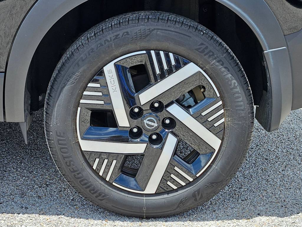 Thumbnail: 2025 Nissan Kicks - 8
