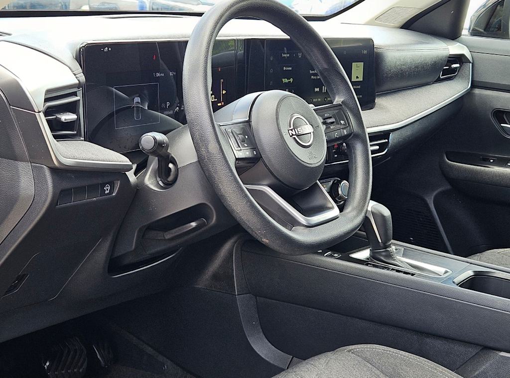 Thumbnail: 2025 Nissan Kicks - 2