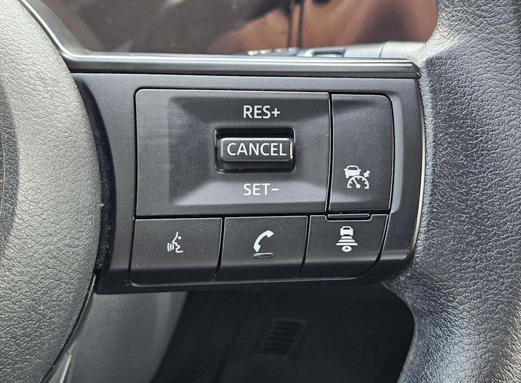 Thumbnail: 2025 Nissan Kicks - 24