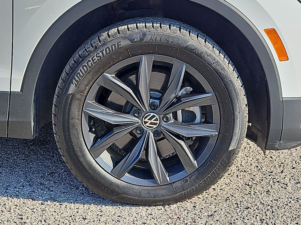 Thumbnail: 2024 Volkswagen Tiguan - 8