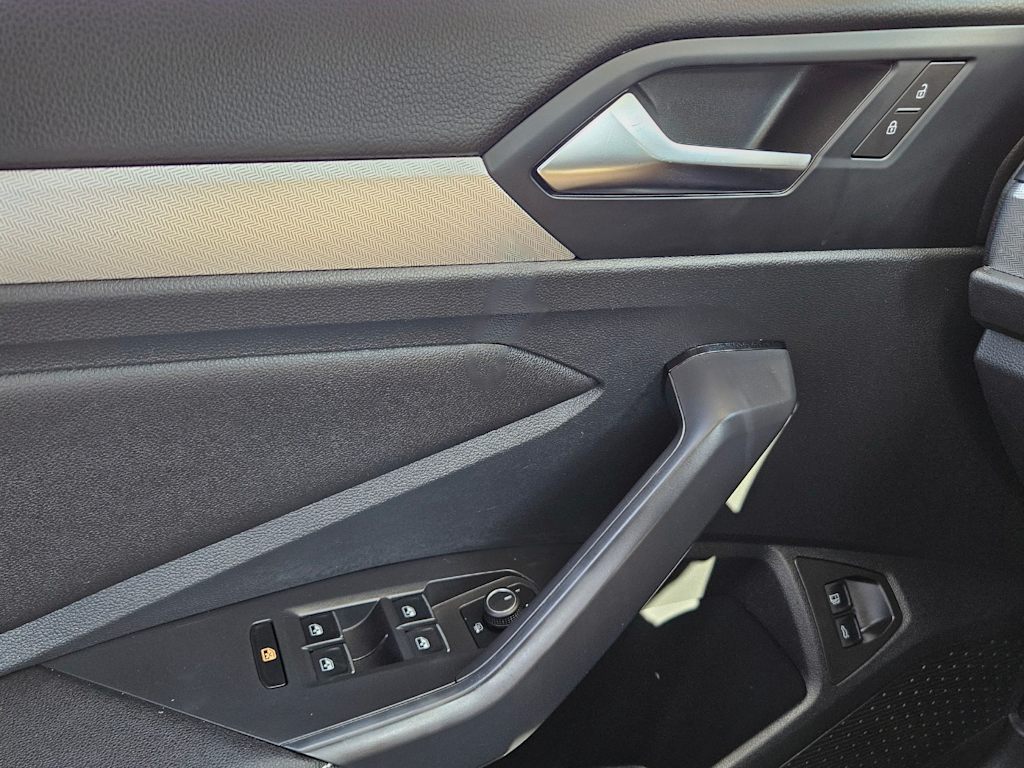 Thumbnail: 2024 Volkswagen Jetta - 33