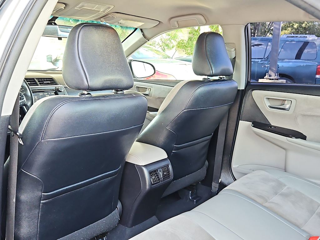 Thumbnail: 2015 Toyota Camry - 11