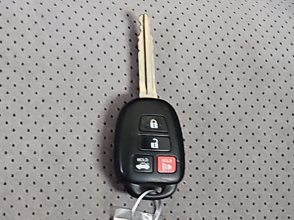 Thumbnail: 2015 Toyota Camry - 16