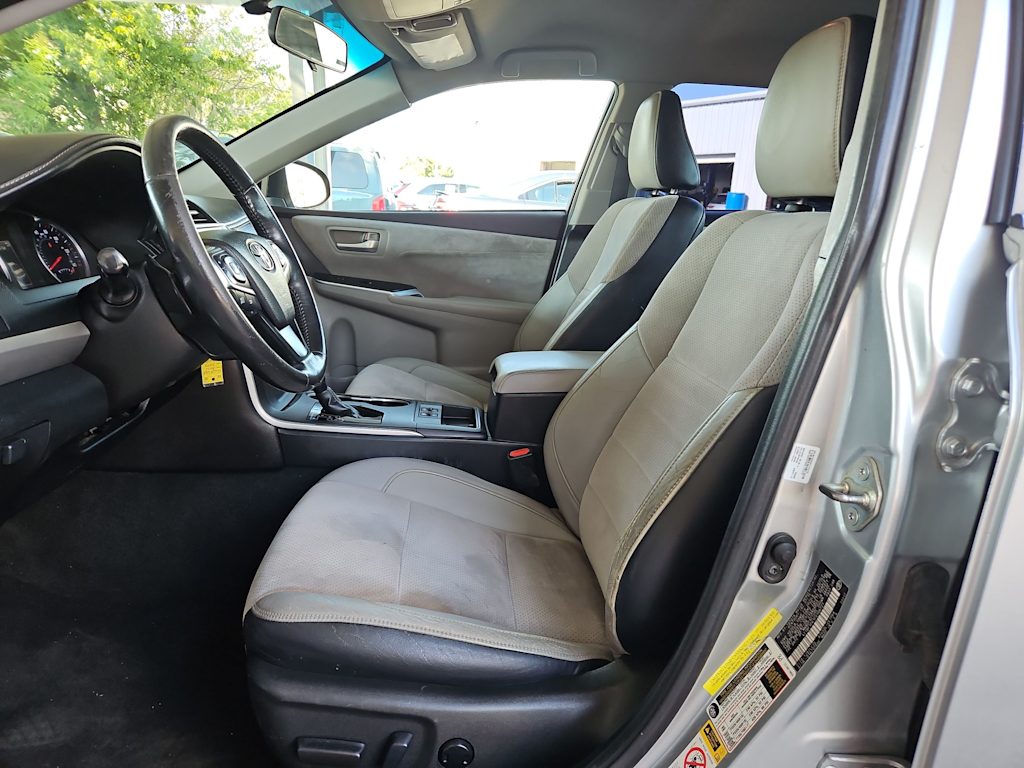 Thumbnail: 2015 Toyota Camry - 9