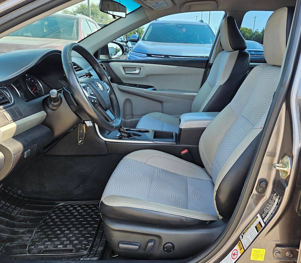 Thumbnail: 2017 Toyota Camry - 10