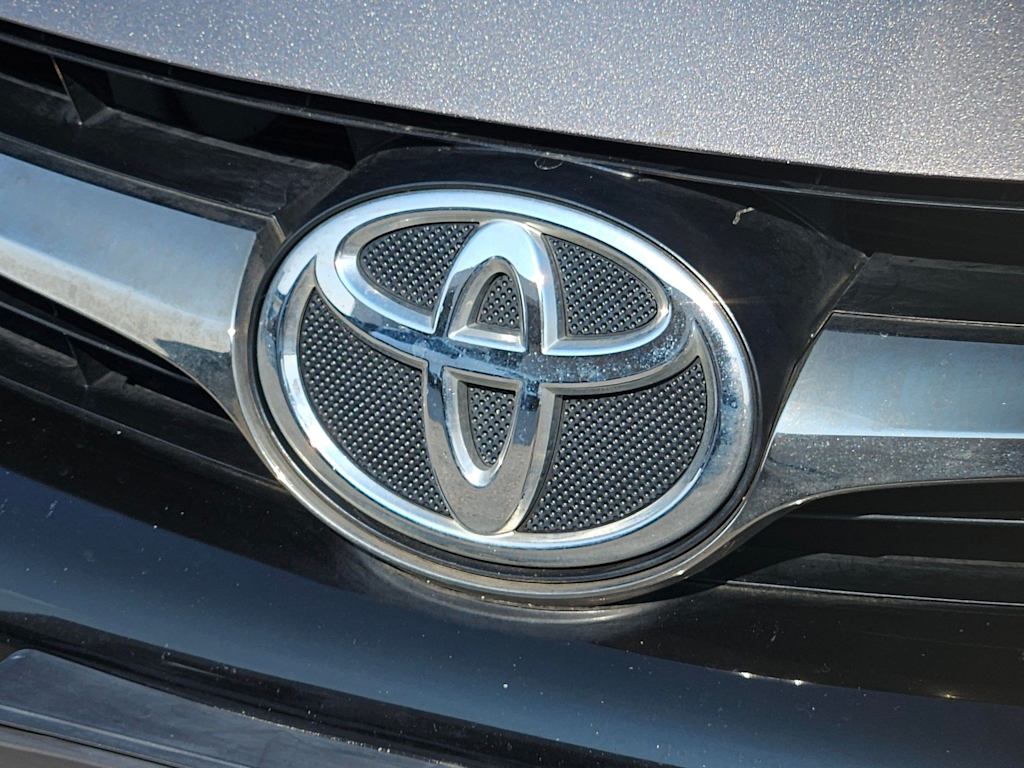Thumbnail: 2017 Toyota Camry - 7