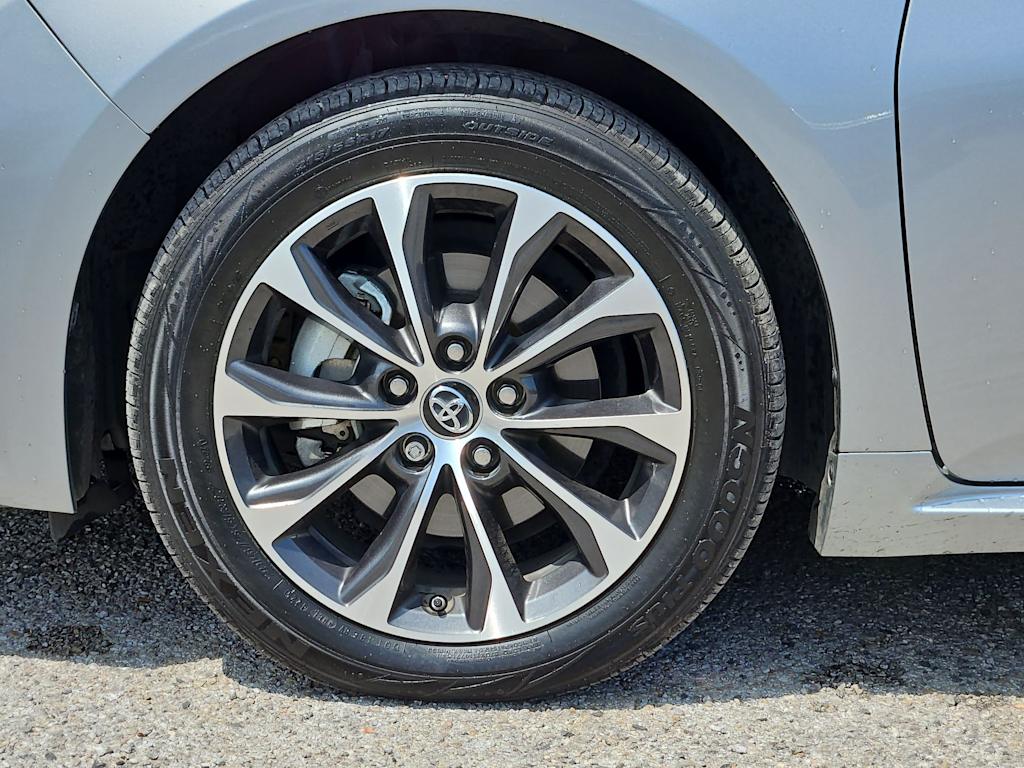 Thumbnail: 2018 Toyota Avalon - 8