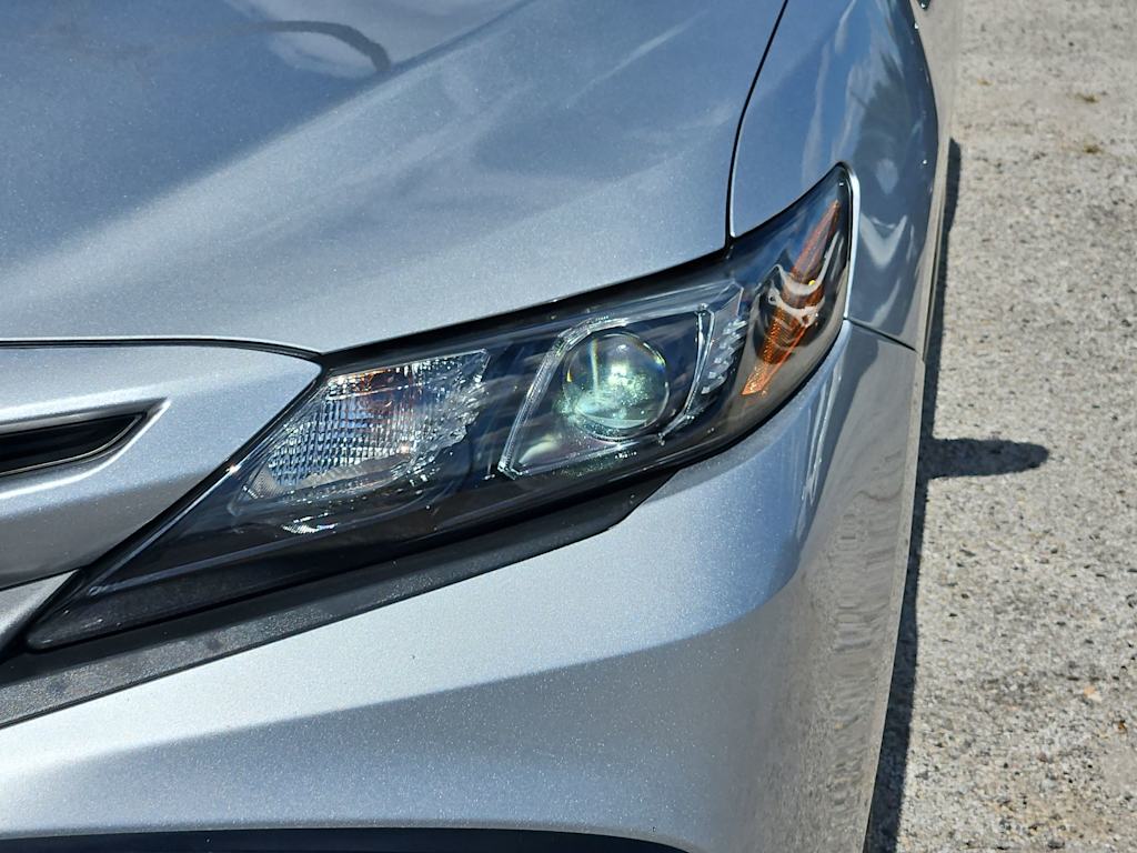 Thumbnail: 2021 Toyota Camry - 22