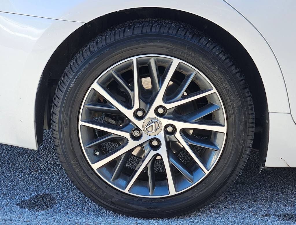 Thumbnail: 2018 Lexus ES - 8