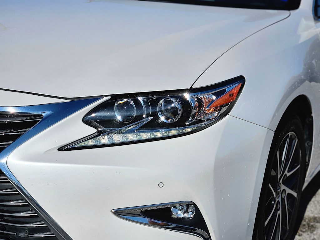 Thumbnail: 2018 Lexus ES - 7