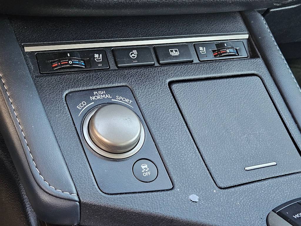 Thumbnail: 2018 Lexus ES - 13