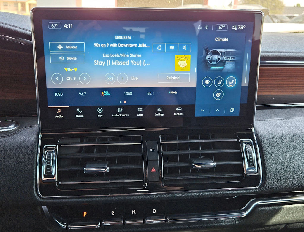 Thumbnail: 2023 Lincoln Navigator - 10