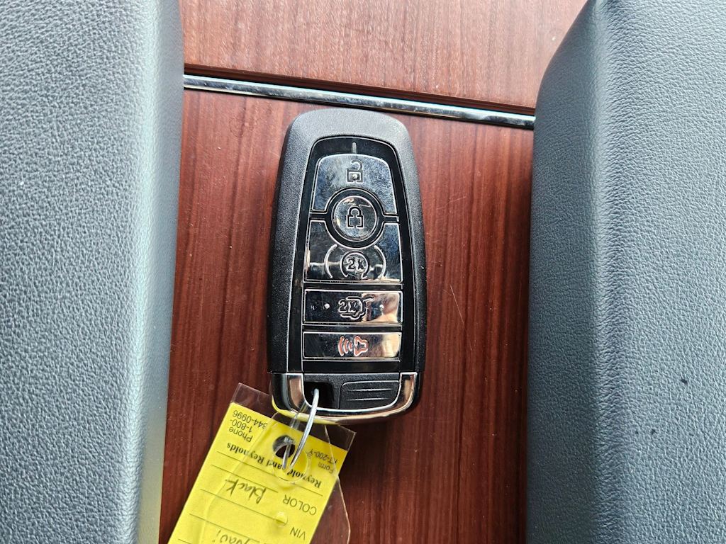 Thumbnail: 2023 Lincoln Navigator - 12